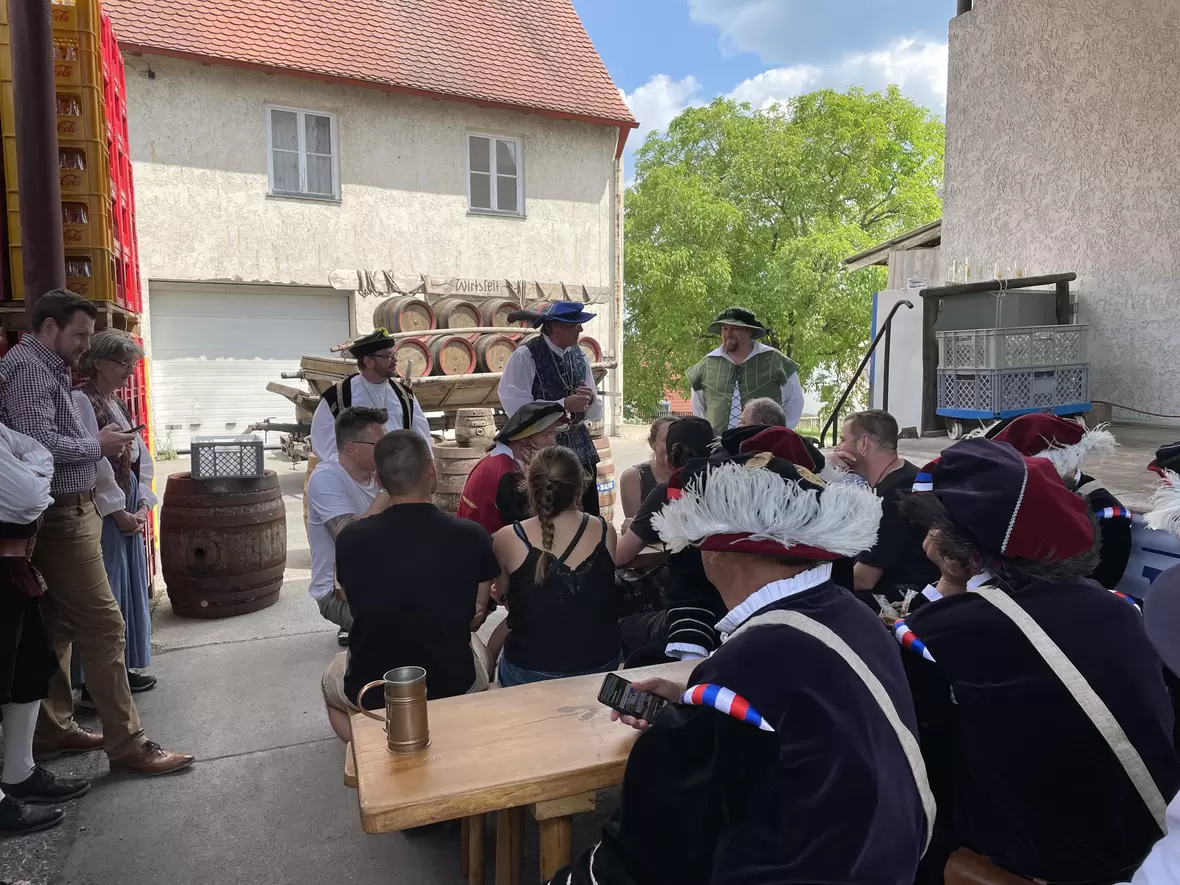 Auch auf dem Schlossfest wird die historische bayerische Bierkultur gepflegt